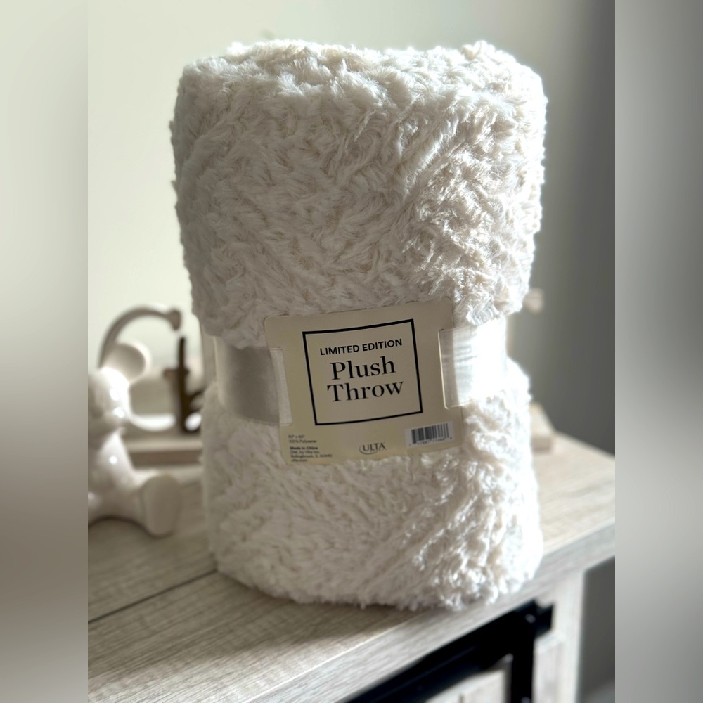 Ulta Beauty throw